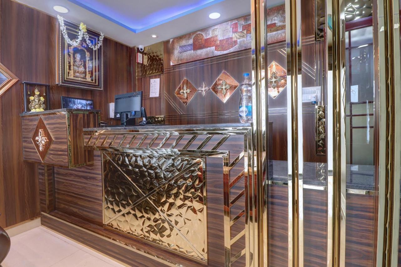 Oyo 24245 Dv Residency Hotell Bhadravati Eksteriør bilde