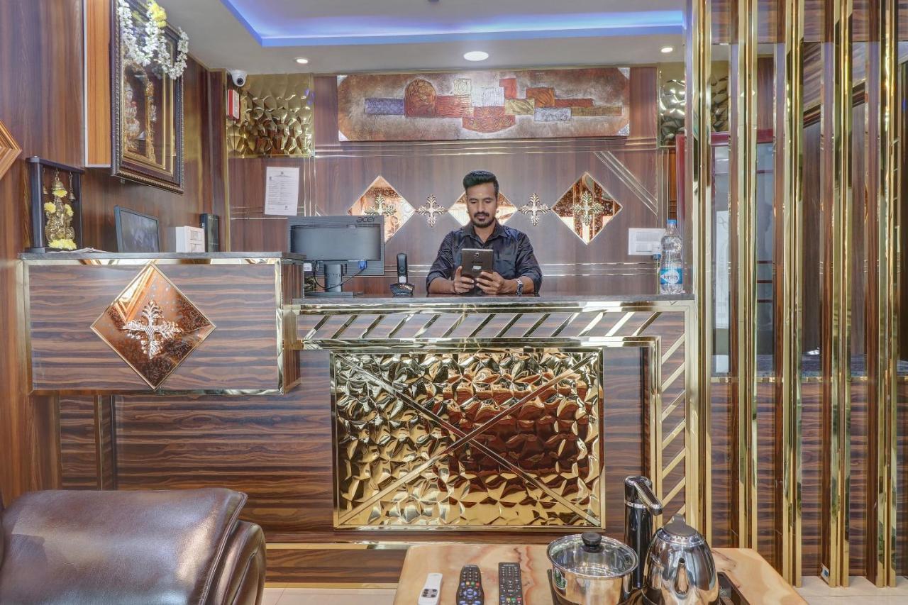 Oyo 24245 Dv Residency Hotell Bhadravati Eksteriør bilde