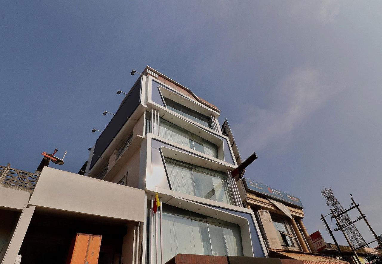 Oyo 24245 Dv Residency Hotell Bhadravati Eksteriør bilde