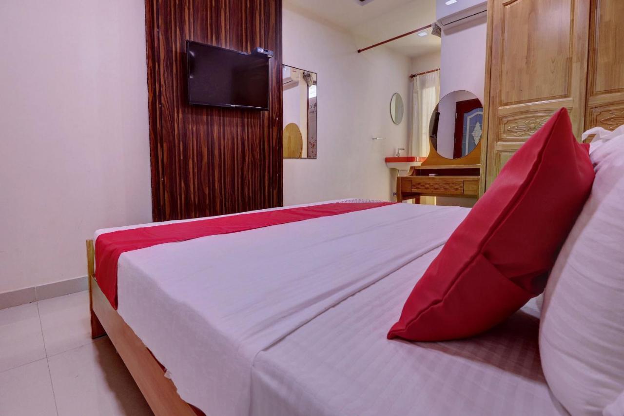 Oyo 24245 Dv Residency Hotell Bhadravati Eksteriør bilde